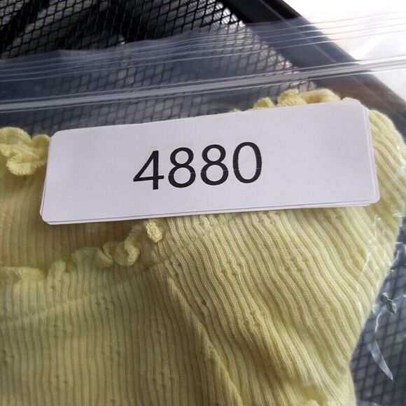 ME TO WE Womens Top XS Yellow Pullover Off Shoulder Crop Ribbed Lightweight - Picture 7 of 7